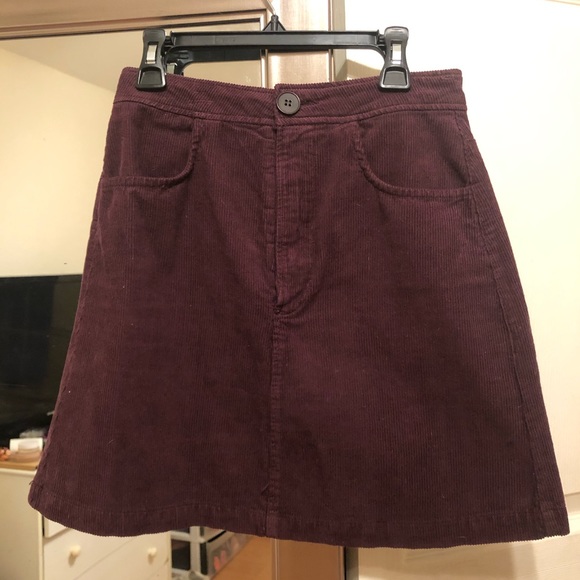 Zara never worn corduroy skirt in color: eggplant - Picture 2 of 4